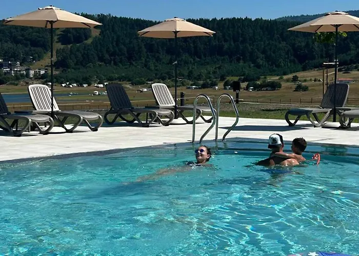 La Casa אתר נופש 3*